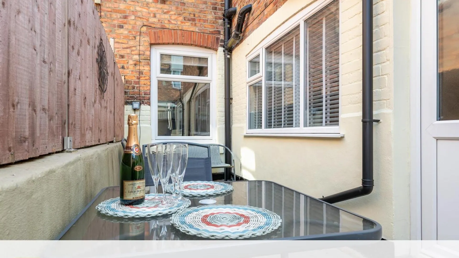 Scarborough Stays - Darcey House